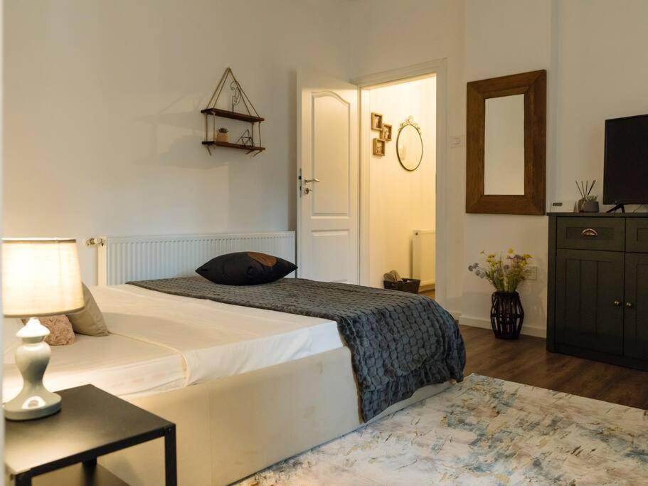 Cozy Studio Next To House Of Parliament Bucareste Exterior foto