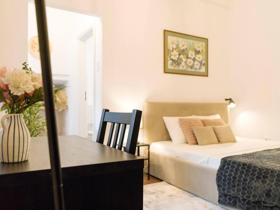 Cozy Studio Next To House Of Parliament Bucareste Exterior foto